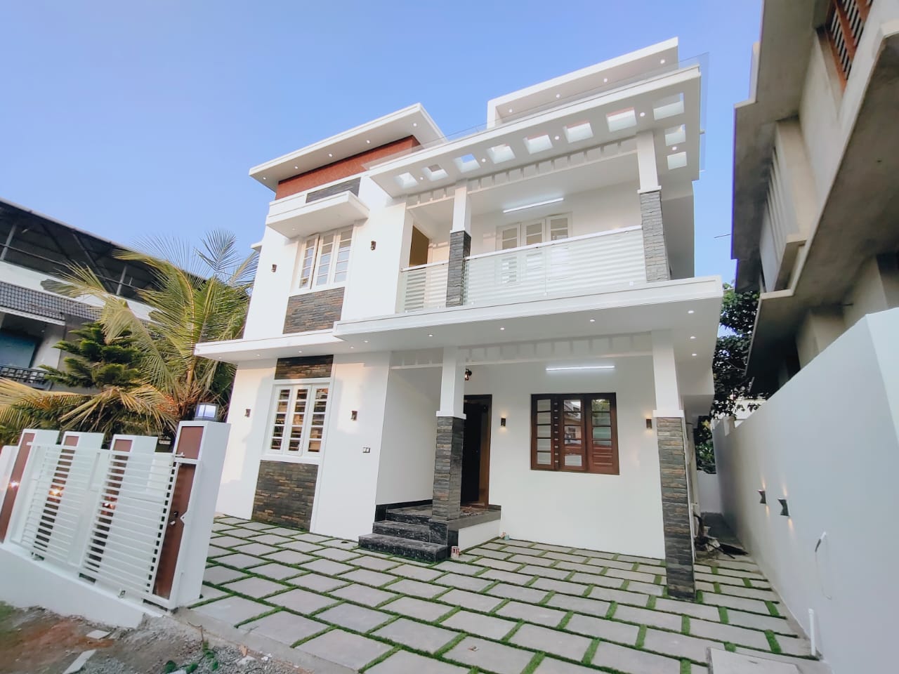 4BHK Semifurnished House inMulanthuruthy, 1680sqft