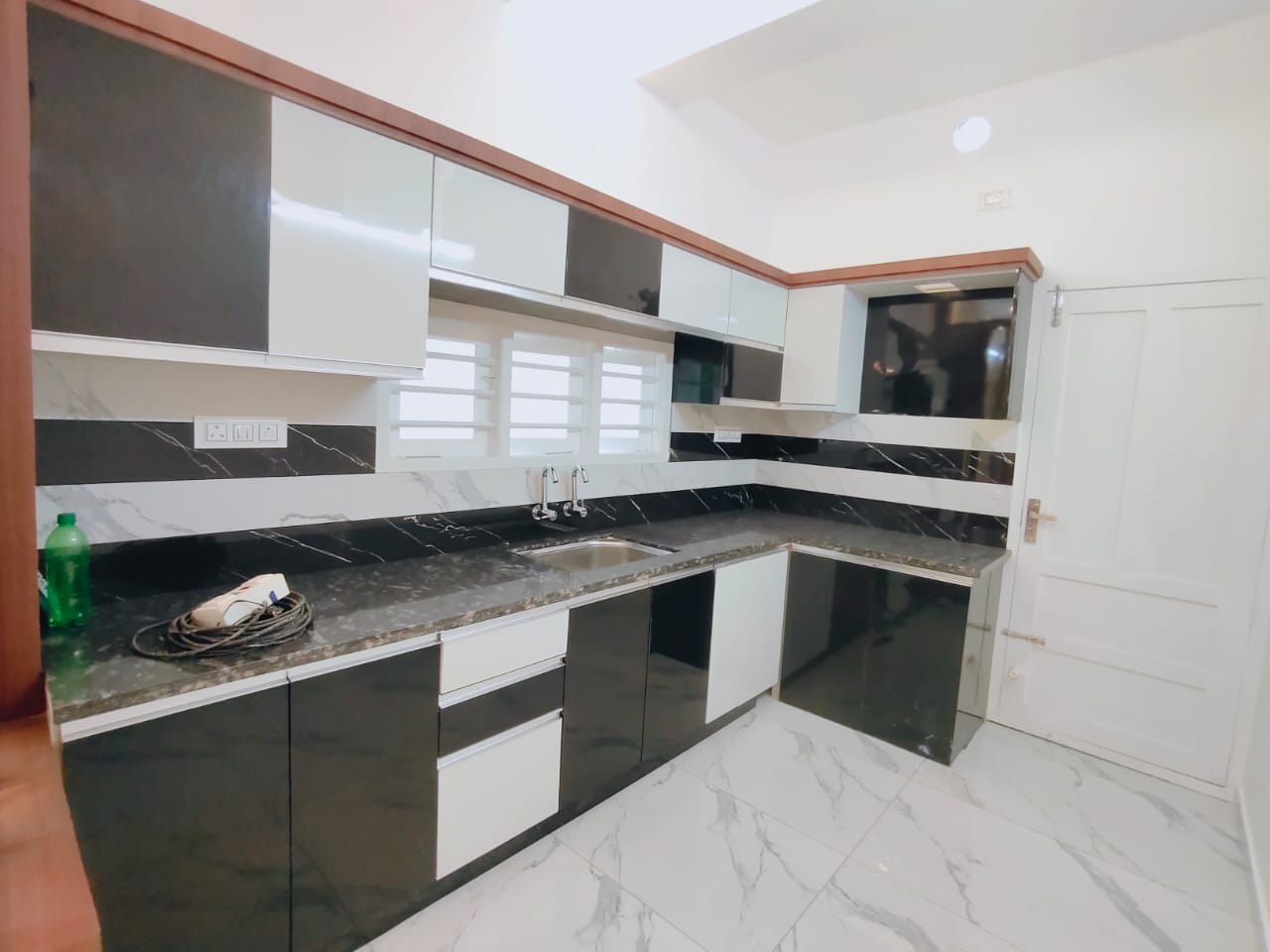 4BHK Semifurnished House inMulanthuruthy, 1680sqft
