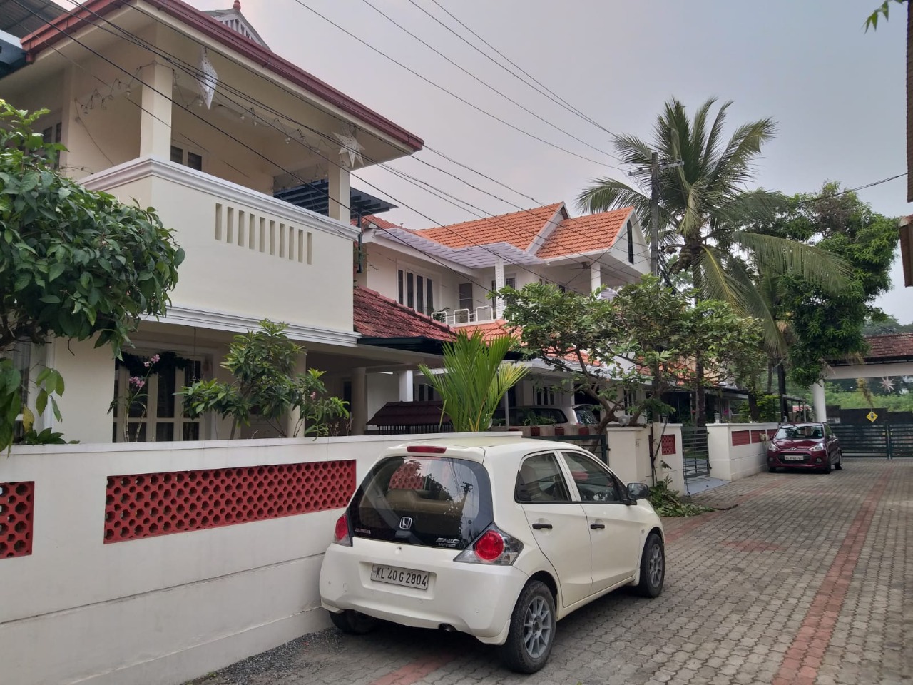3 BHK Fully Furnished first floor available 1500 sqft