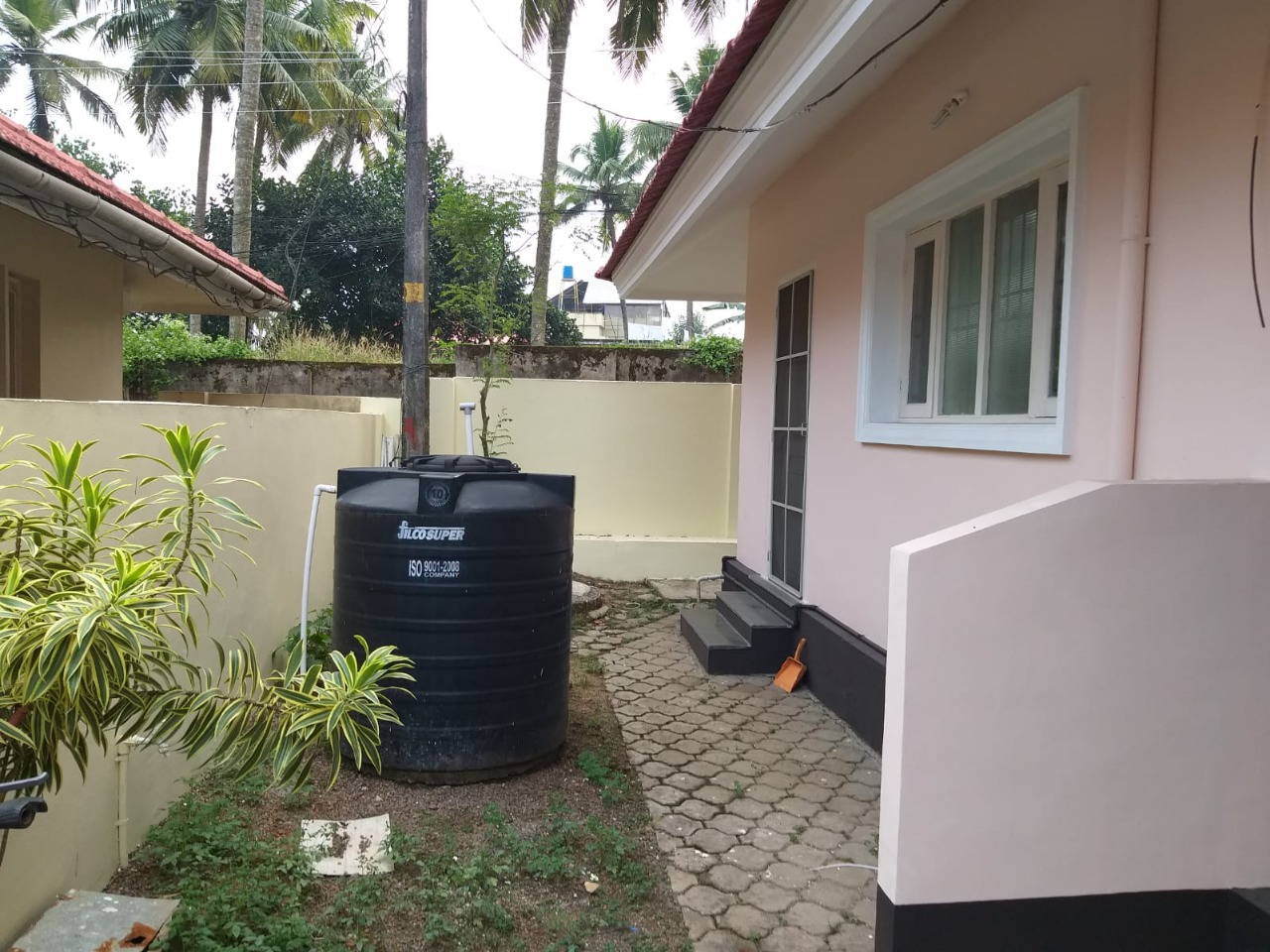 3 BHK Fully Furnished first floor available 1500 sqft