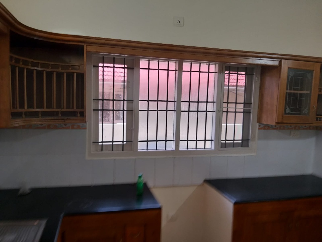 3 BHK Fully Furnished first floor available 1500 sqft