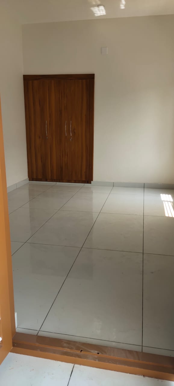 3BHK Semifurnished Housre 1650sqft