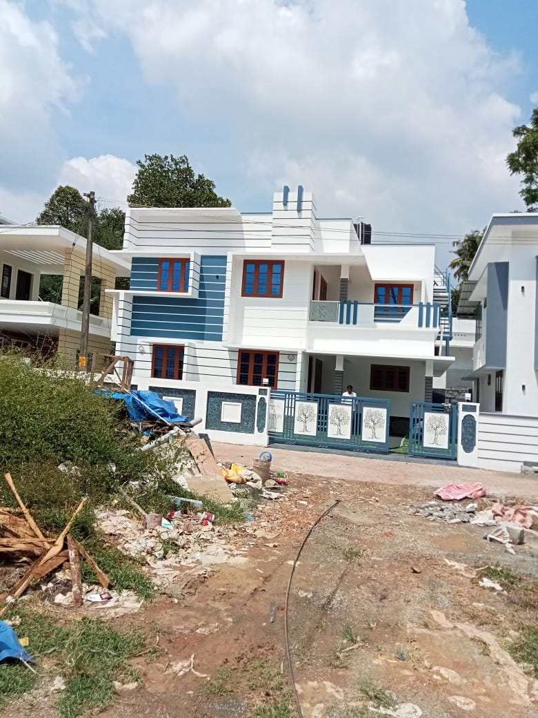 4cents of Residential & Commercial plot in Vyttila