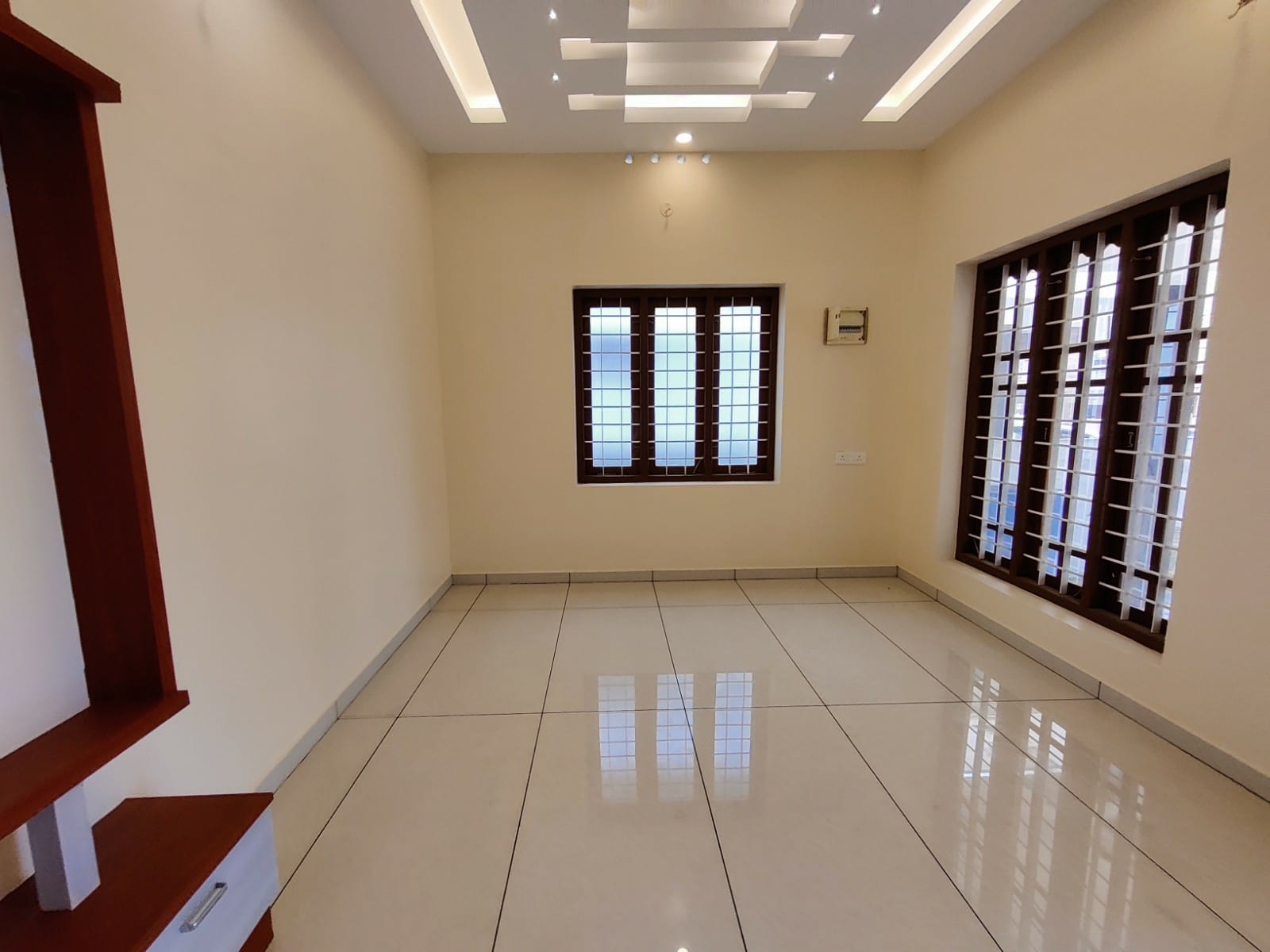 3BHK Semifurnished Premium Flat in Marine Drive, Ernakulam, 1800 sqft