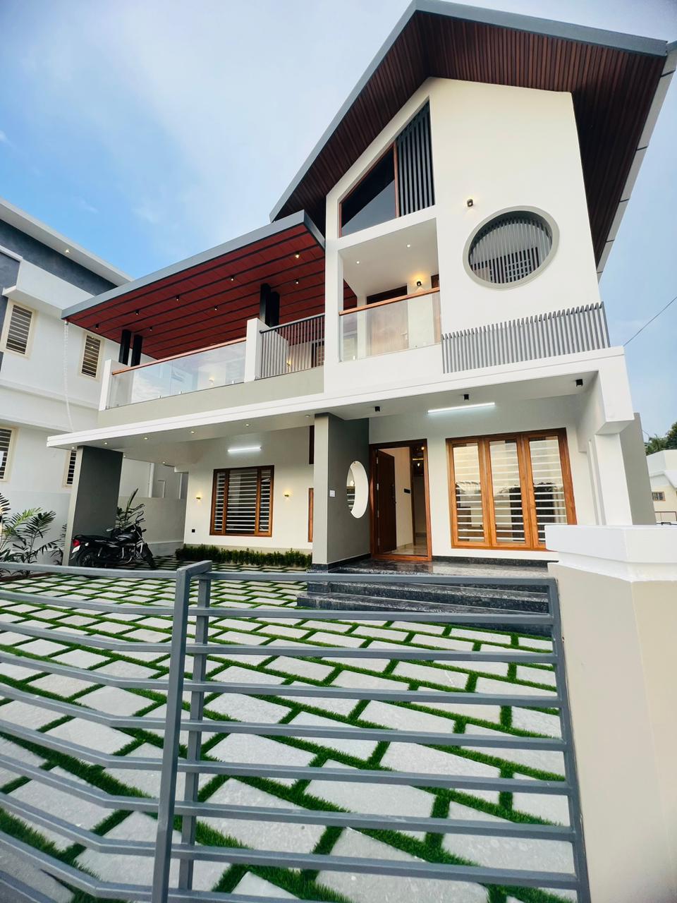 4BHK Brandnew Villa with 6cent 2600sqft