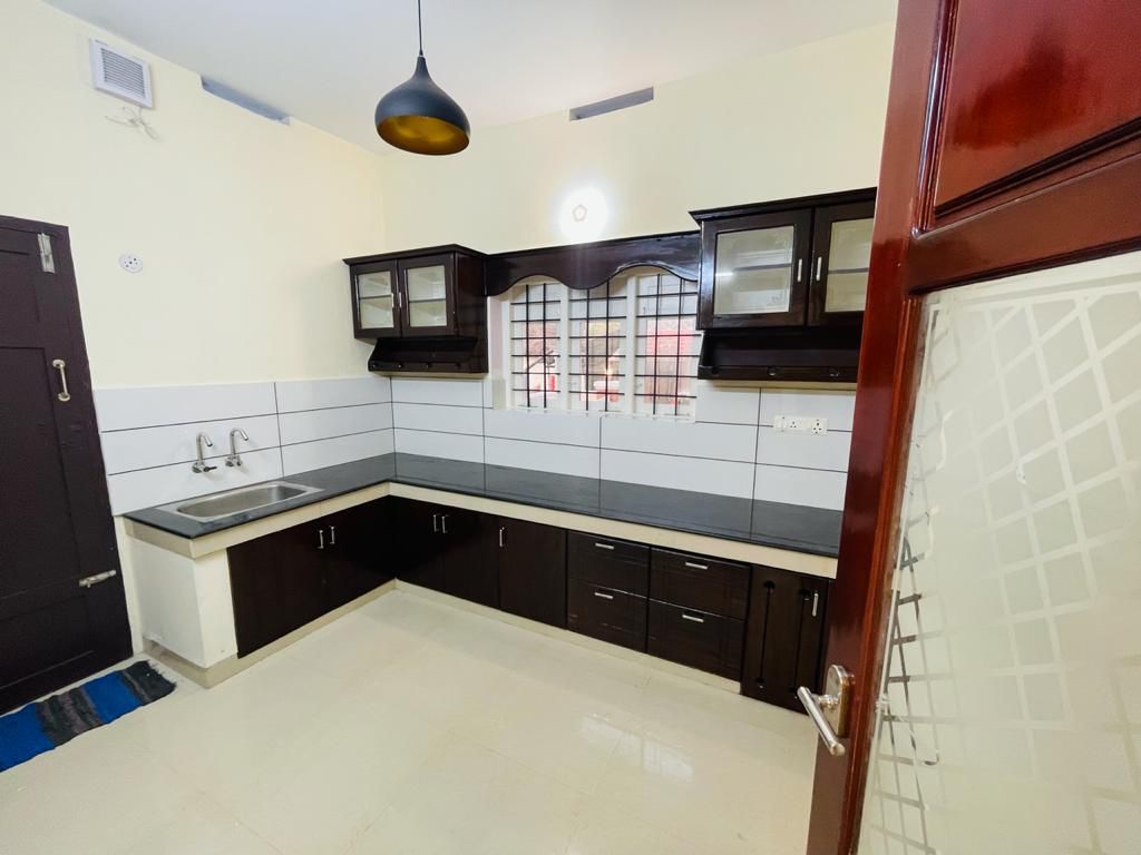 4BHK Brandnwe House with 4.750Cents Land2500sqft - for sale in Seaport Airport Road, Kochi ( Ernakulam ), Kerala