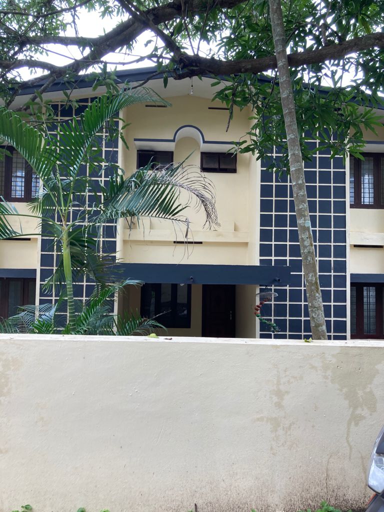 4BHK House with 9 Cent Land2500sq.ft - for sale in Athani , Kochi ( Ernakulam ), Kerala