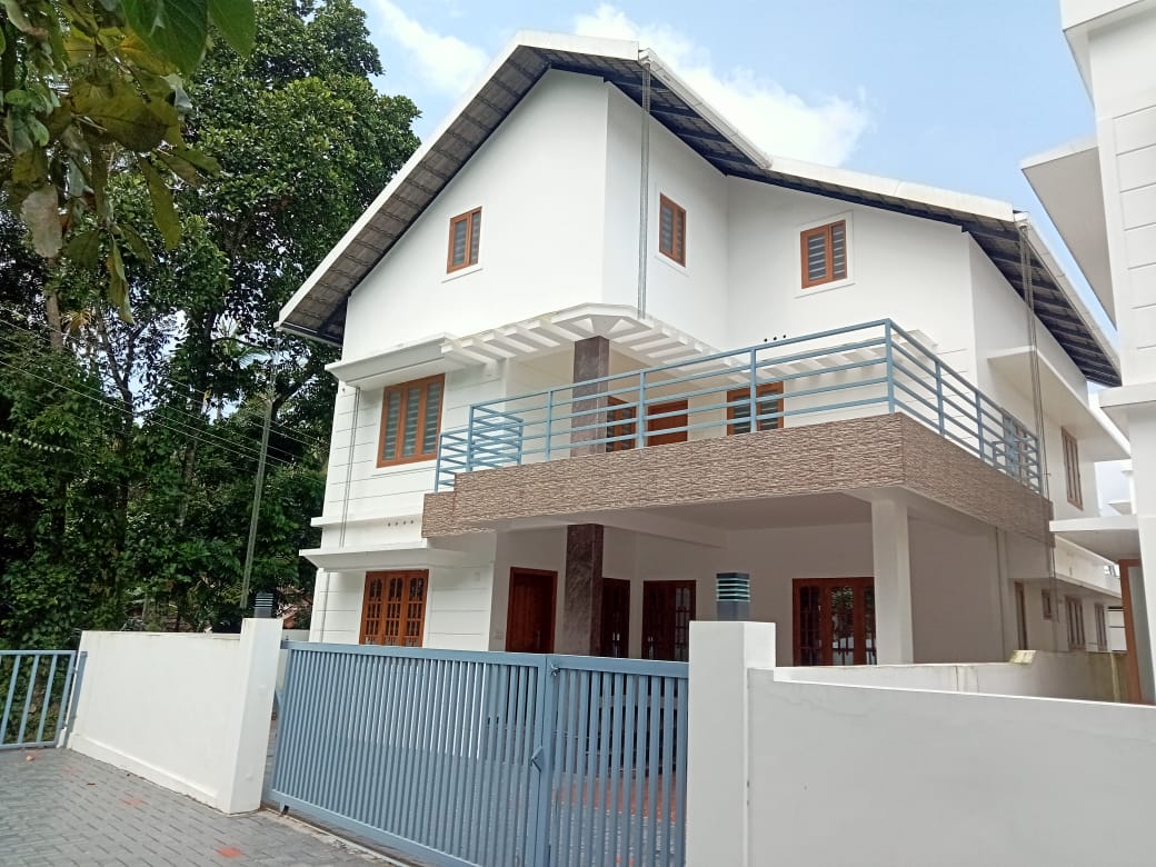 4BHK Semifurnisehd House with 5.5Cent2500sqft