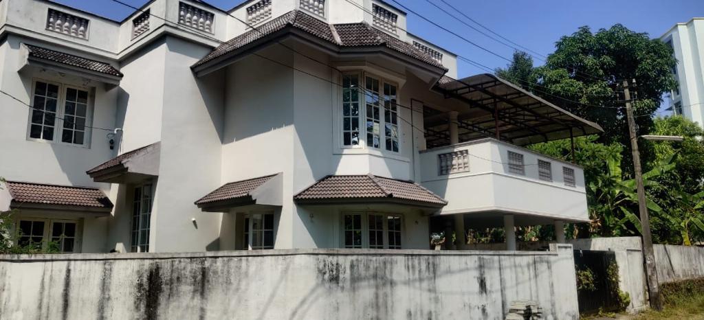4BHK Semifurnisehed House 1900sqft