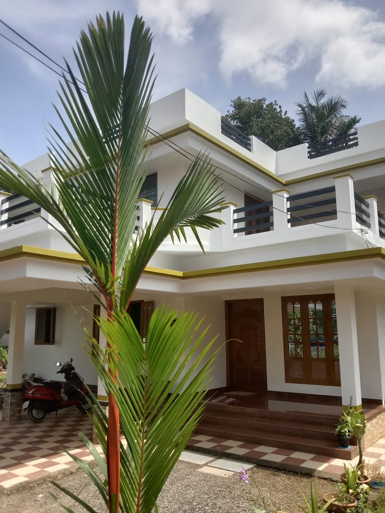 10 Cents of Commercial property with old house Palarivattom