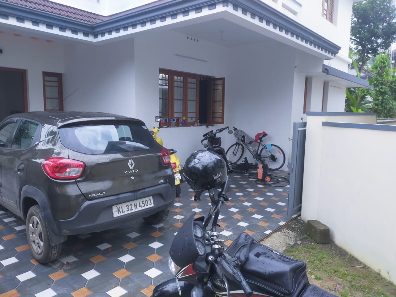 4BHK Semifurnished House with 4.20Cent Land1950sqft