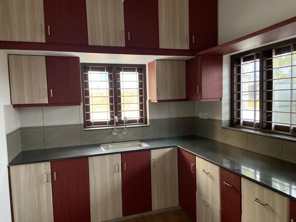 4BHK Semifurnished House with 4.50cent2050sqft