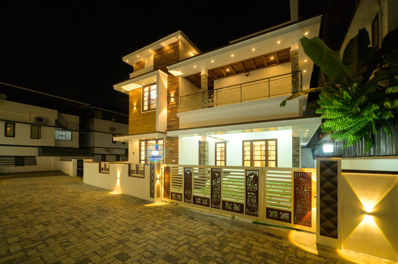 4BHK Semifurnished House with 4.5cent Land 2300sqft