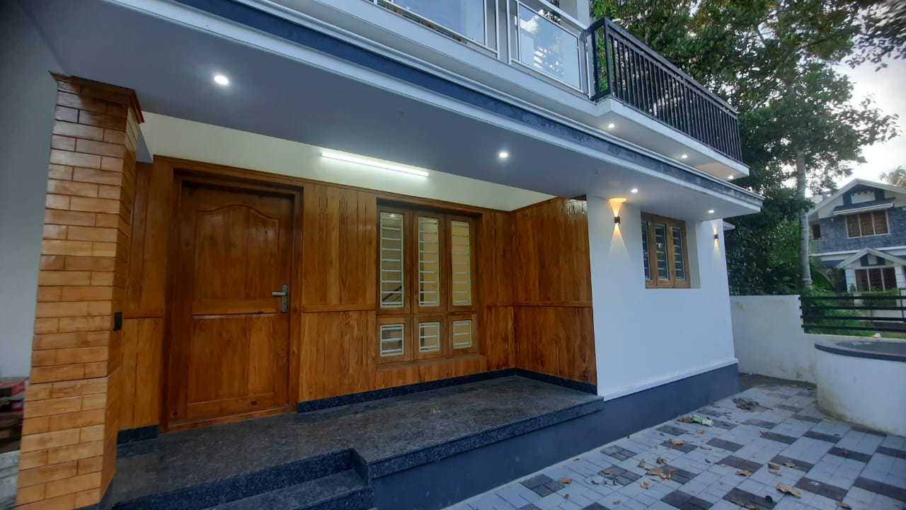 9.5 cent of Residential Plot in Eroor, Tripunithra