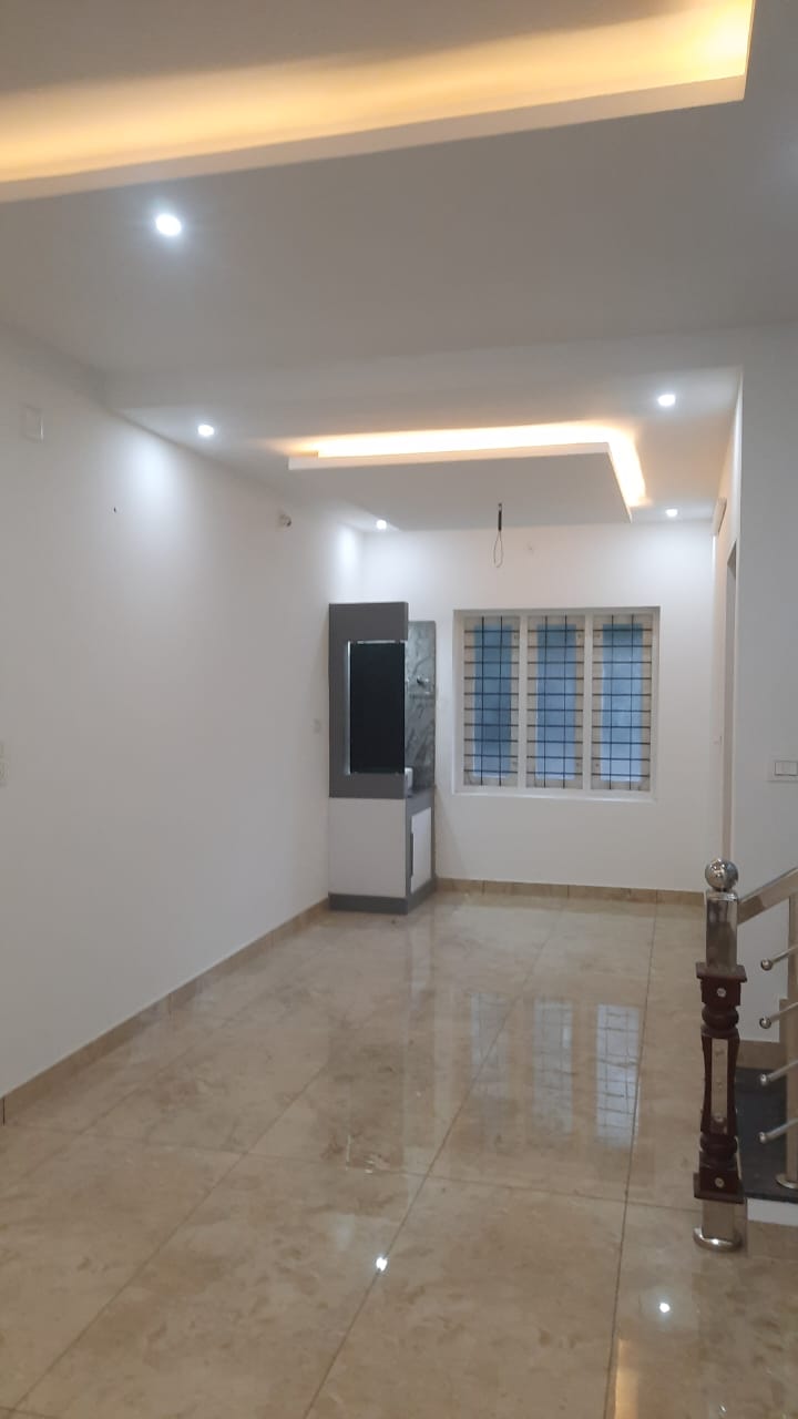 9.5 cent of Residential Plot in Eroor, Tripunithra