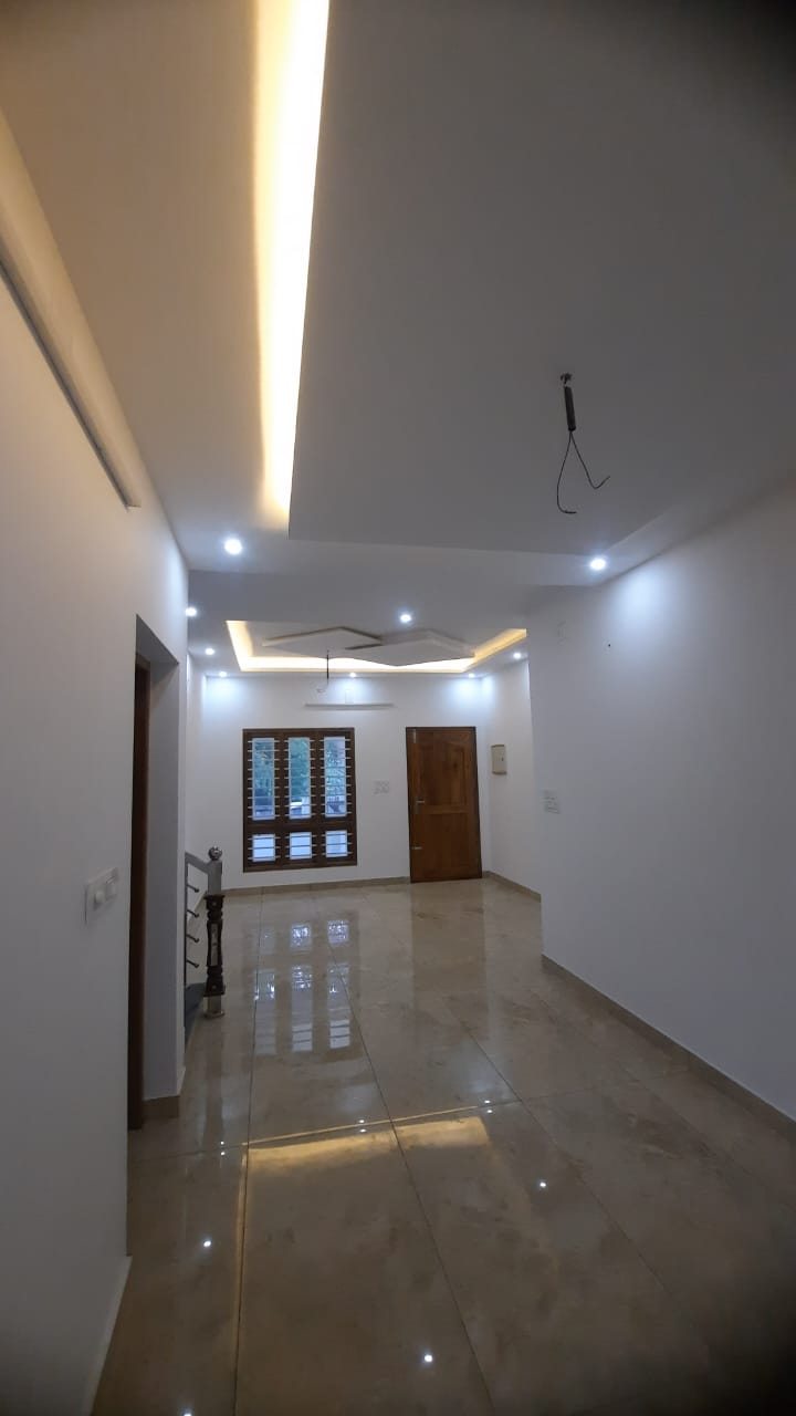 9.5 cent of Residential Plot in Eroor, Tripunithra