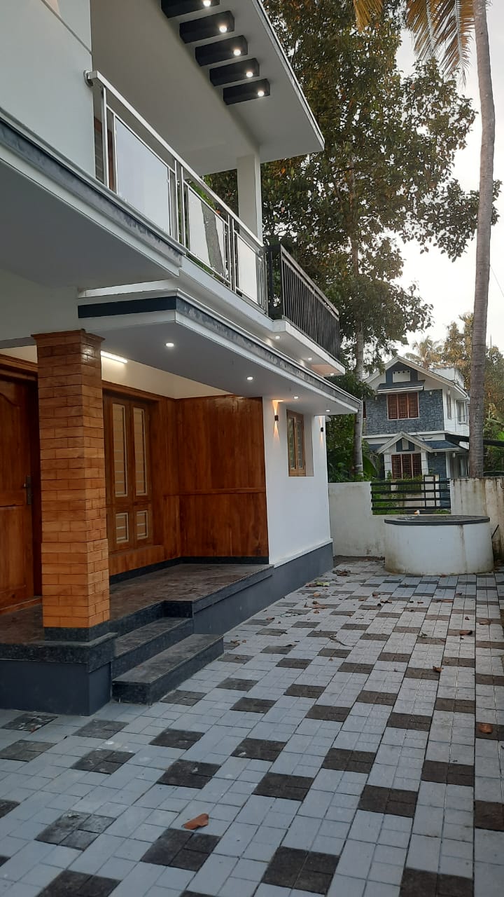 9.5 cent of Residential Plot in Eroor, Tripunithra