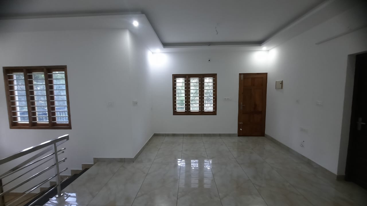 9.5 cent of Residential Plot in Eroor, Tripunithra