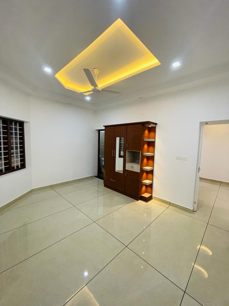 5BHK Brandnew House with 4.75cent2250sqft