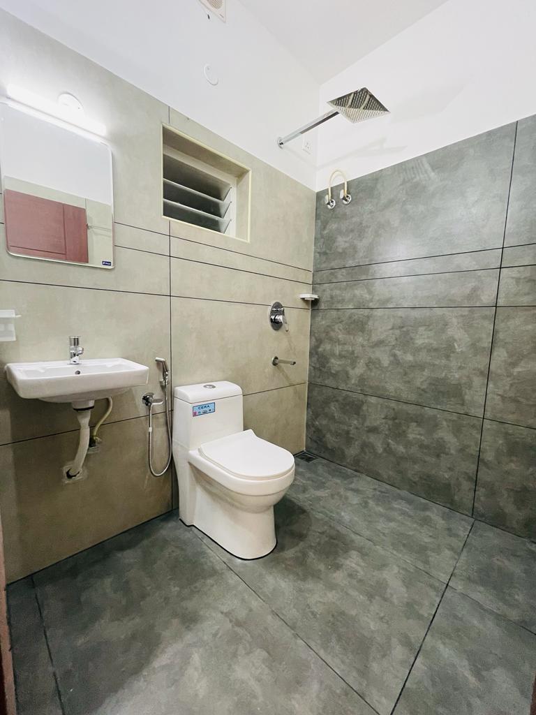 5BHK Brandnew House with 4.75cent2250sqft