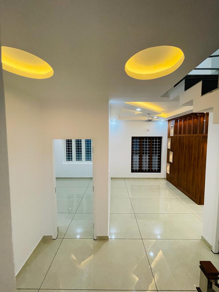5BHK Brandnew House with 4.75cent2250sqft