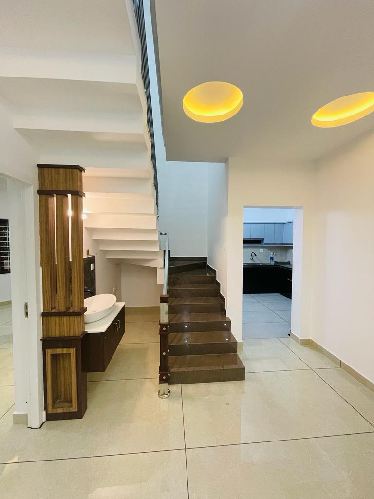 5BHK Brandnew House with 4.75cent2250sqft