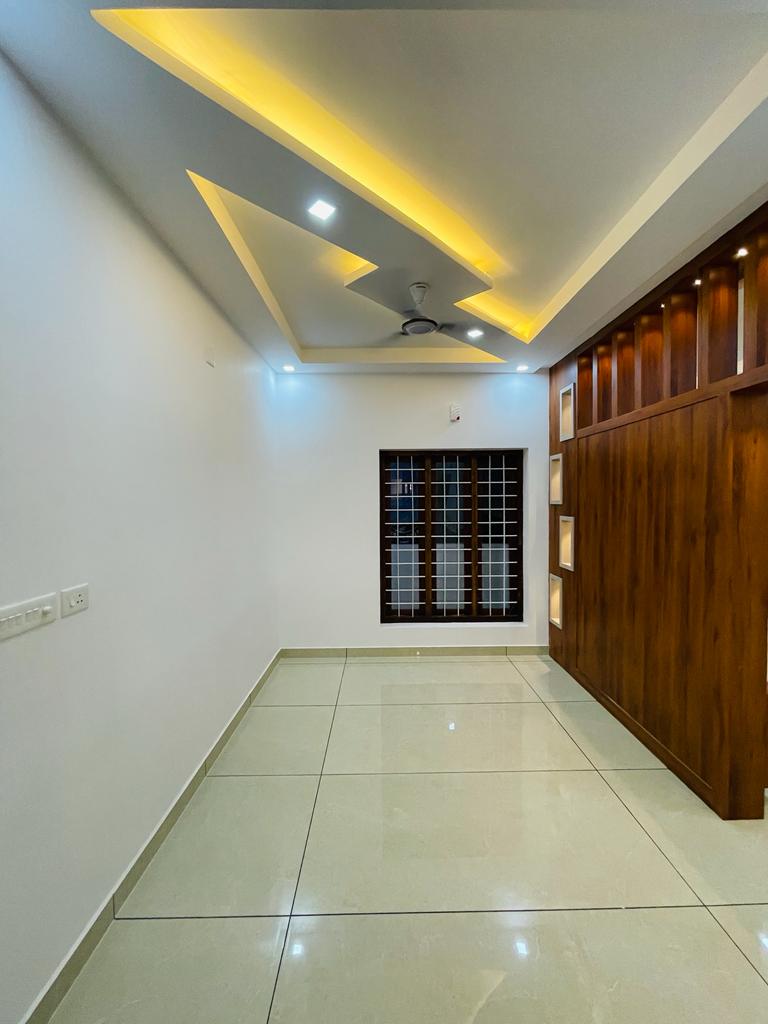 5BHK Brandnew House with 4.75cent2250sqft