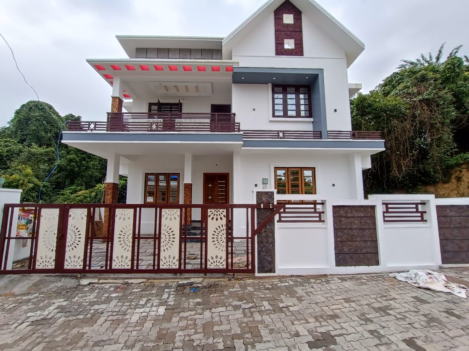 3BHK Semifurnished House 1300sqft