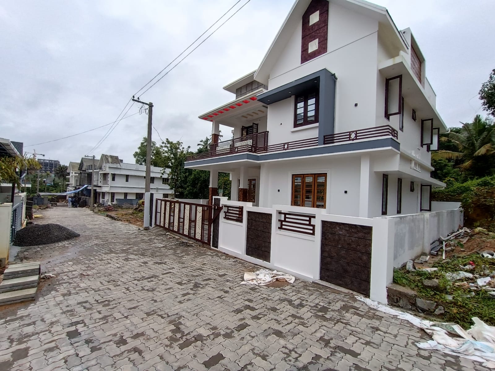 3BHK Semifurnished House 1300sqft