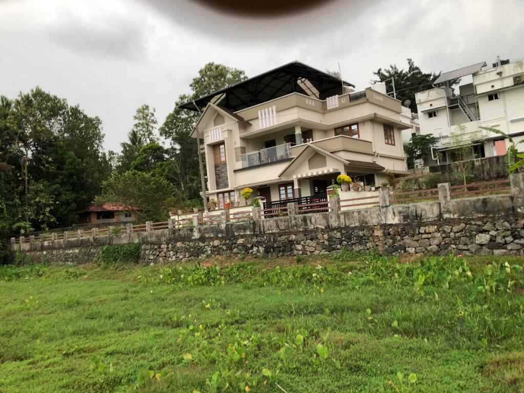 3BHK Semifurnished Flat in Panampilly Nager, Ernakulam, 1600 sqft - for sale in Panampilly Nagar, Kochi ( Ernakulam ), Kerala