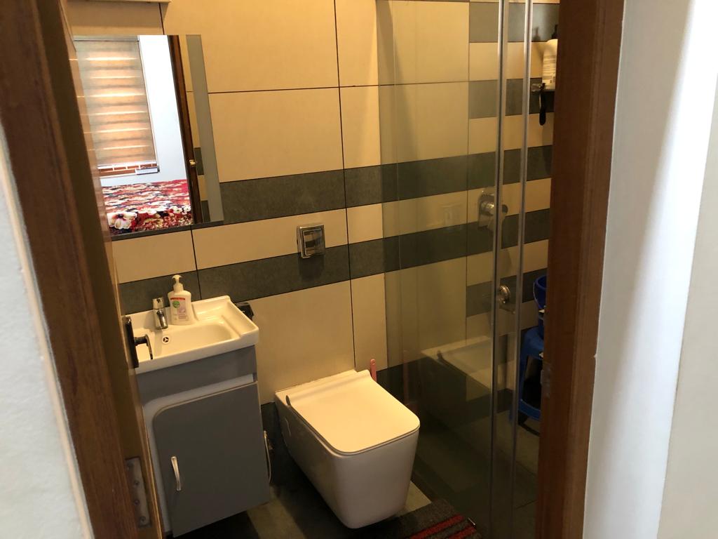 3BHK Semifurnished Flat in Panampilly Nager, Ernakulam, 1600 sqft