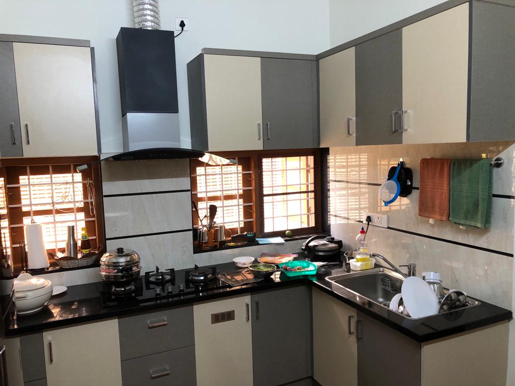 3BHK Semifurnished Flat in Panampilly Nager, Ernakulam, 1600 sqft