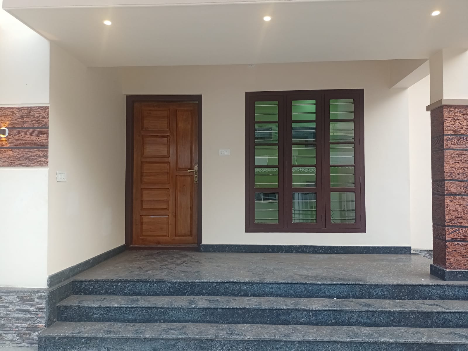 4BHK Semifurnished House with 5Cent1900sqft - for sale in Pallikkara, Kochi ( Ernakulam ), Kerala