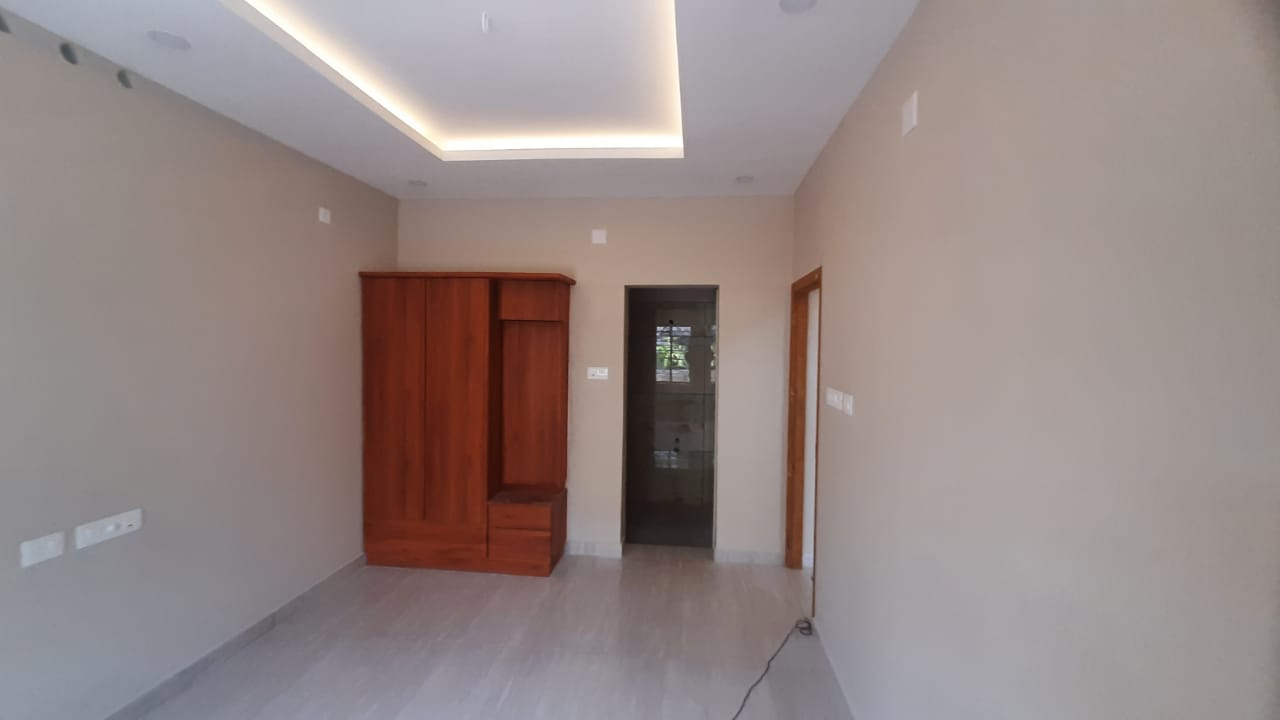 4BHK Semifurnished House with 5Cent2000sqft