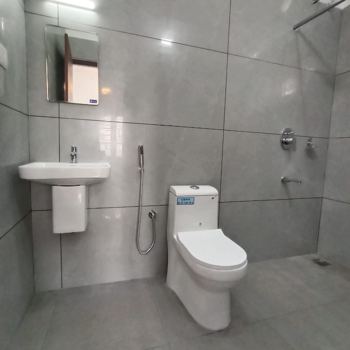 4BHK Semifurnished House with 5cent 2200sqft