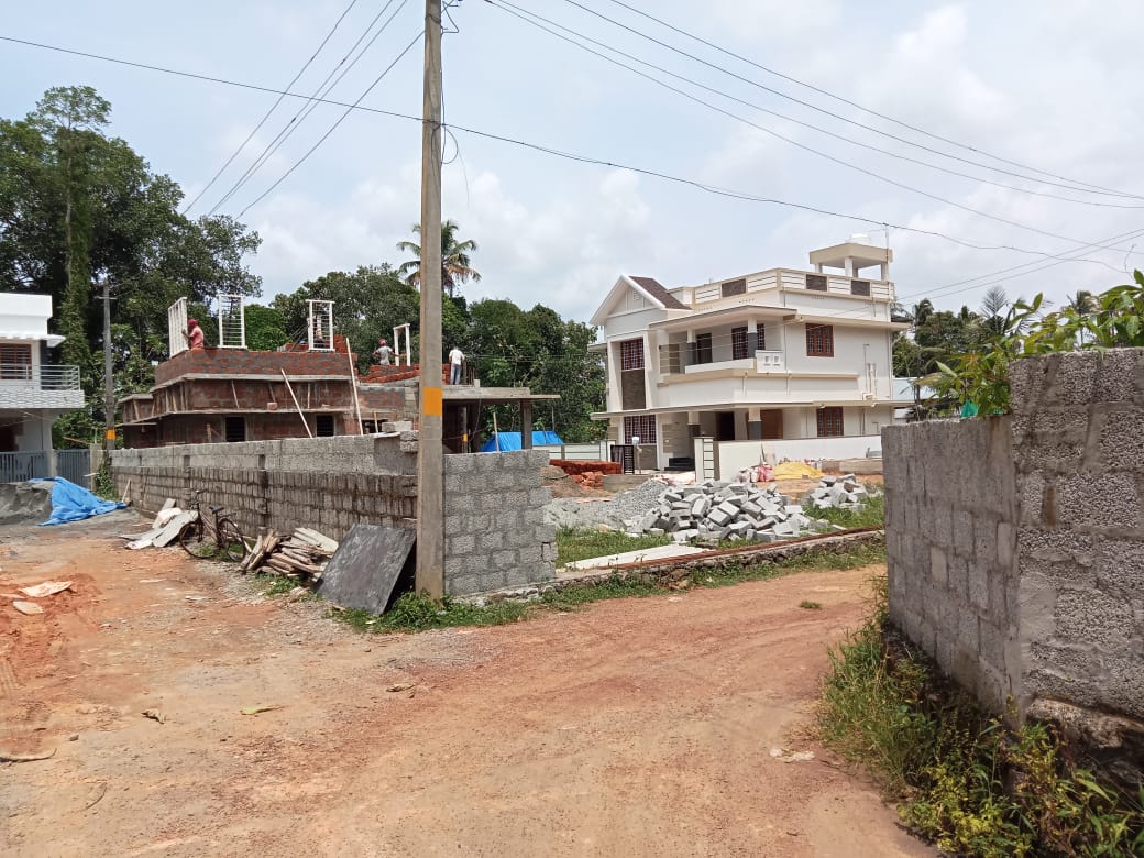 4.50cent of Residential Plot near Kadavanthra