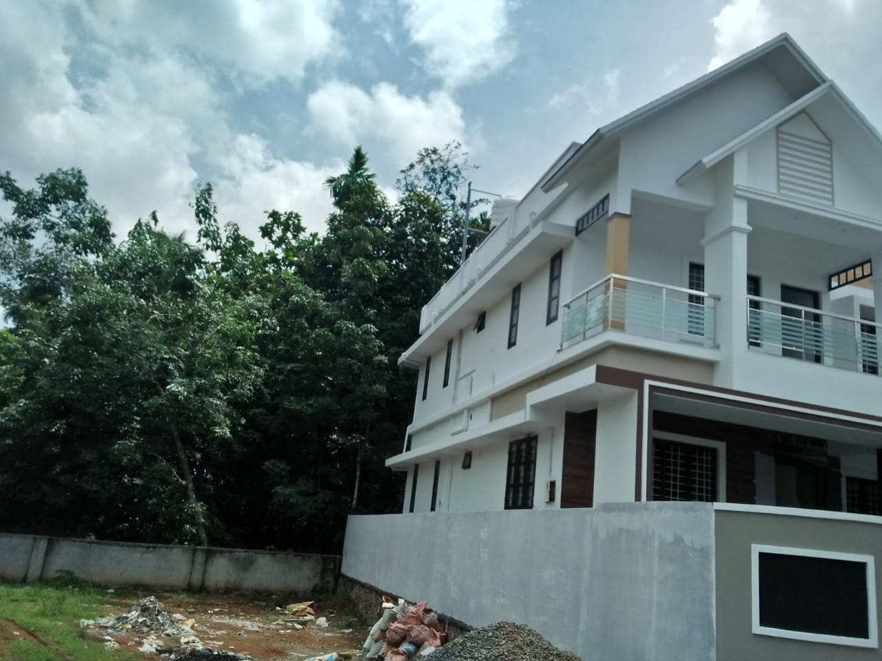 3BHK Fully Furnished Gated Villa1500sqft in Kadavanthra