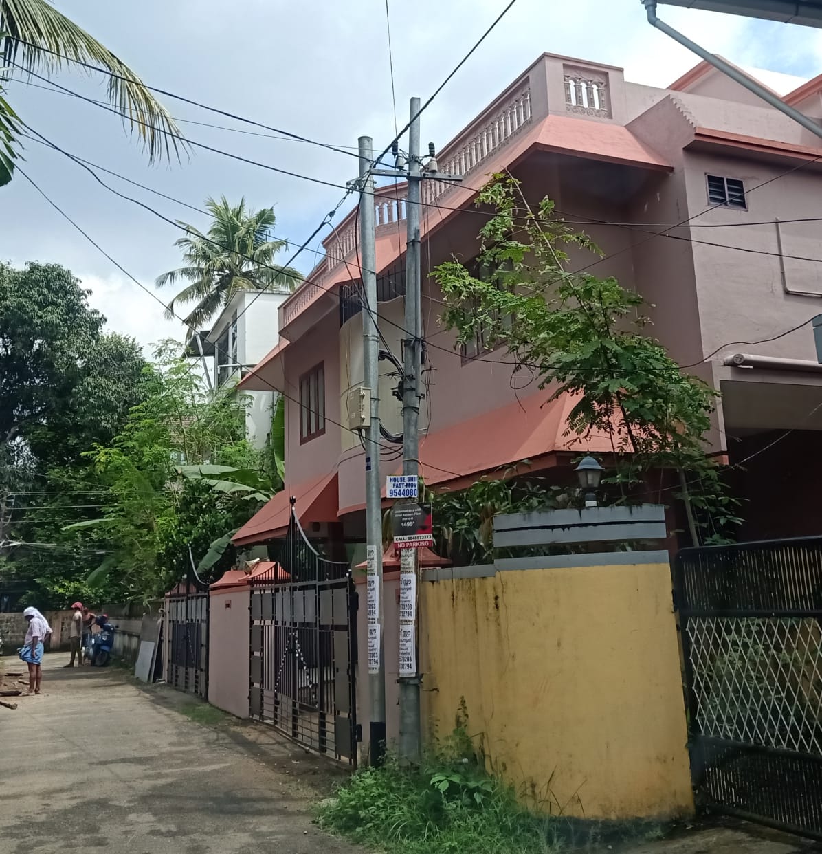 4BHK Semifurnished House with 6.75Cents 2750sqft