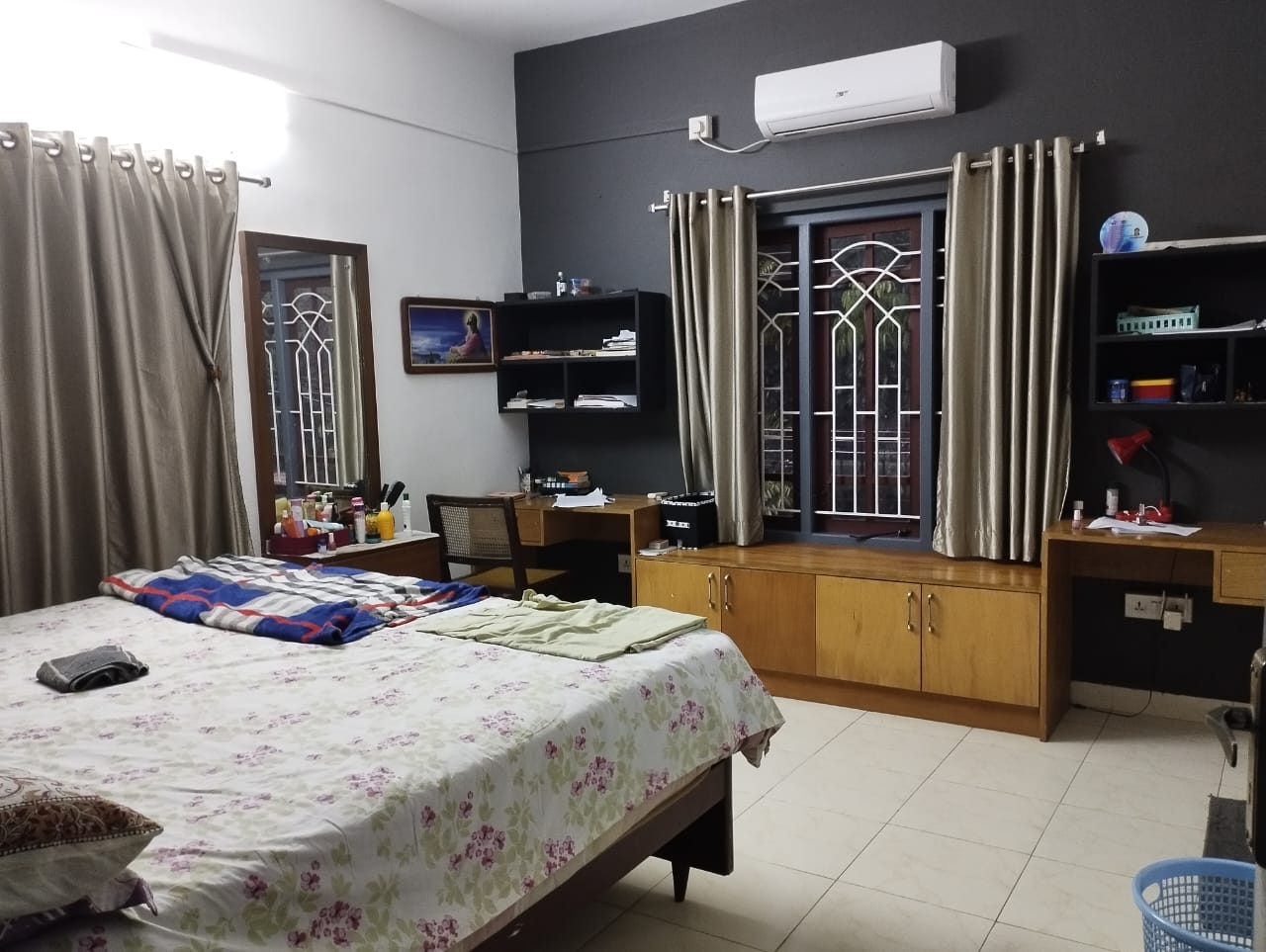 5BHK Semifurnished House with 8cent3000sqft