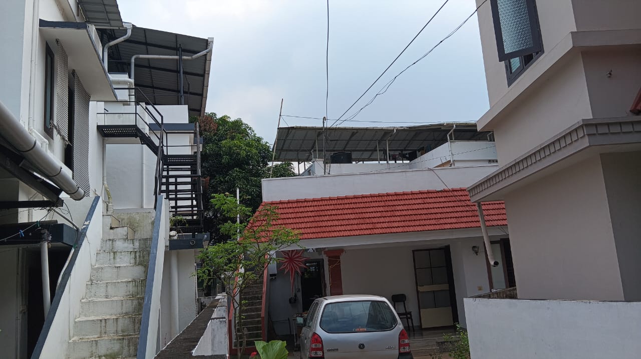 5cent of Residential Land with 800sqft house in Kakkanad