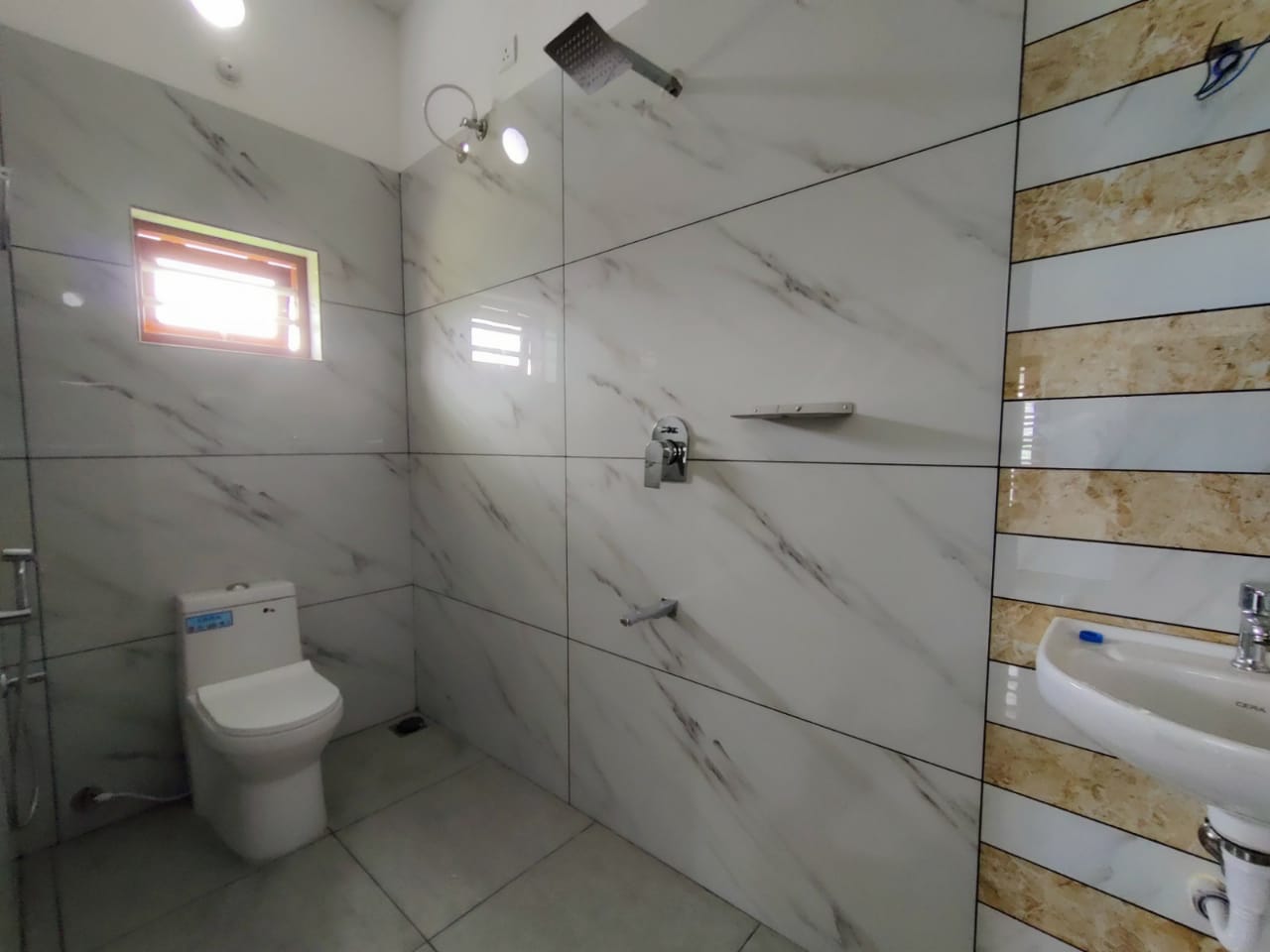 6BHK Semifurnished House wirh 17.75 Cents land5500sqft - for sale in Manakkakadavu, Kochi ( Ernakulam ), Kerala