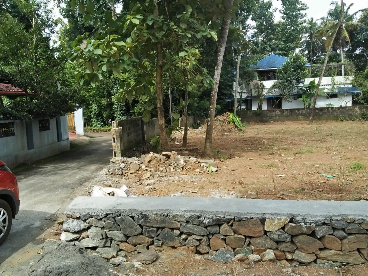 1000sqft, Fully Furnished for Rent in M G Road, Ernakulam
