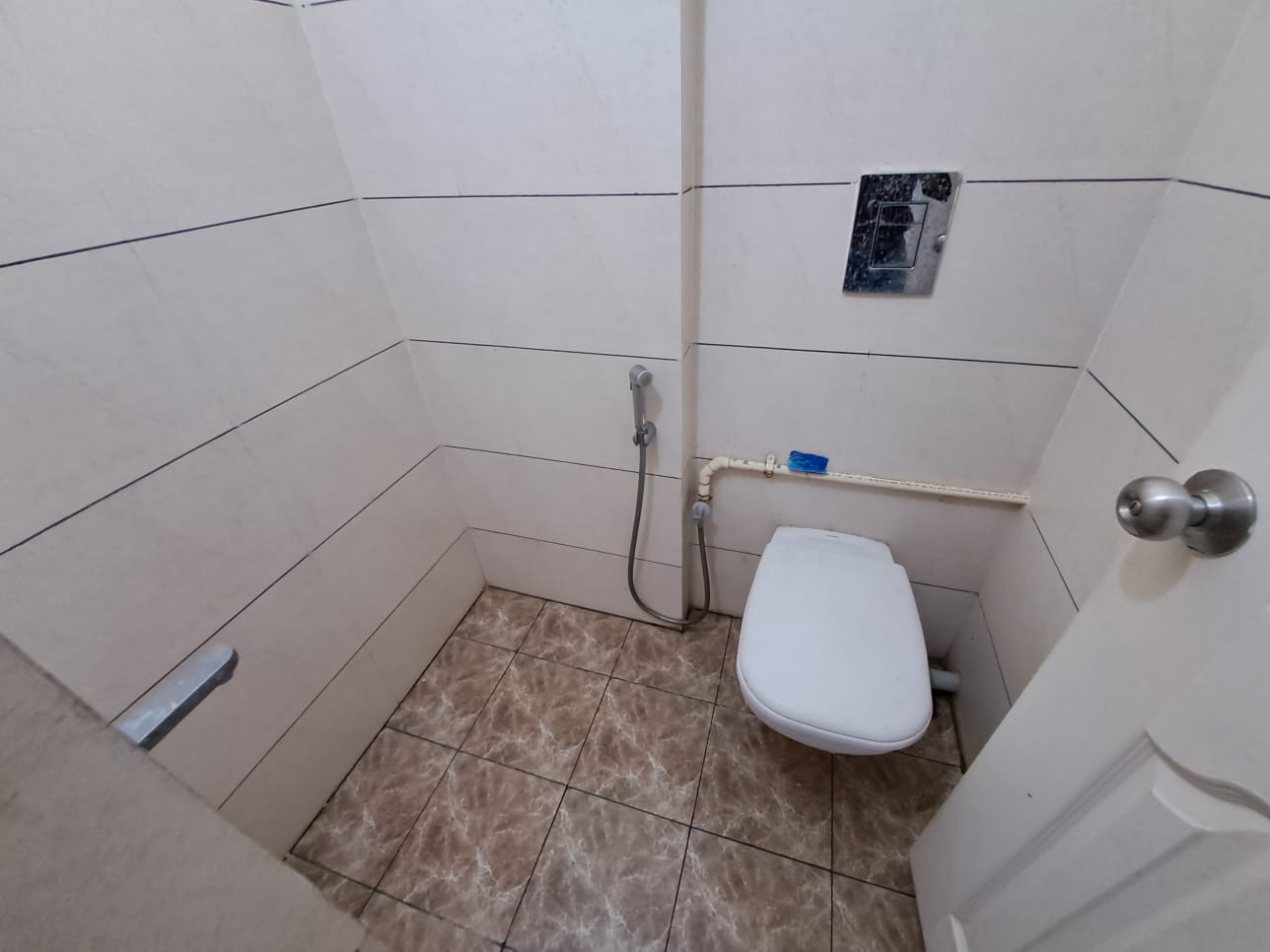930sqft, 2BHK + Study  Semifurnished Flat in near Infopark, Kakkanad