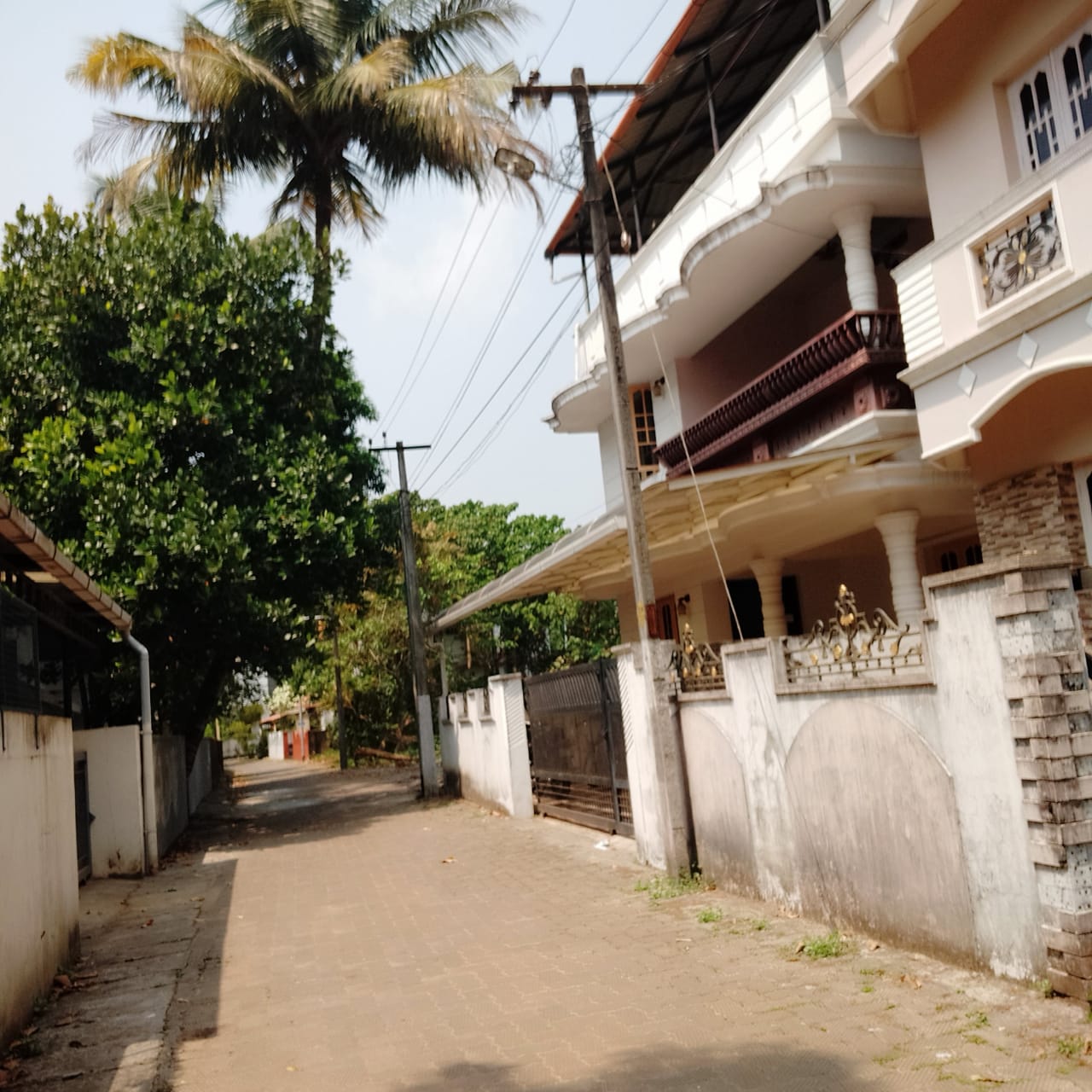 3 BHK Fully Furnished Flat in Aluva, 1710sqft