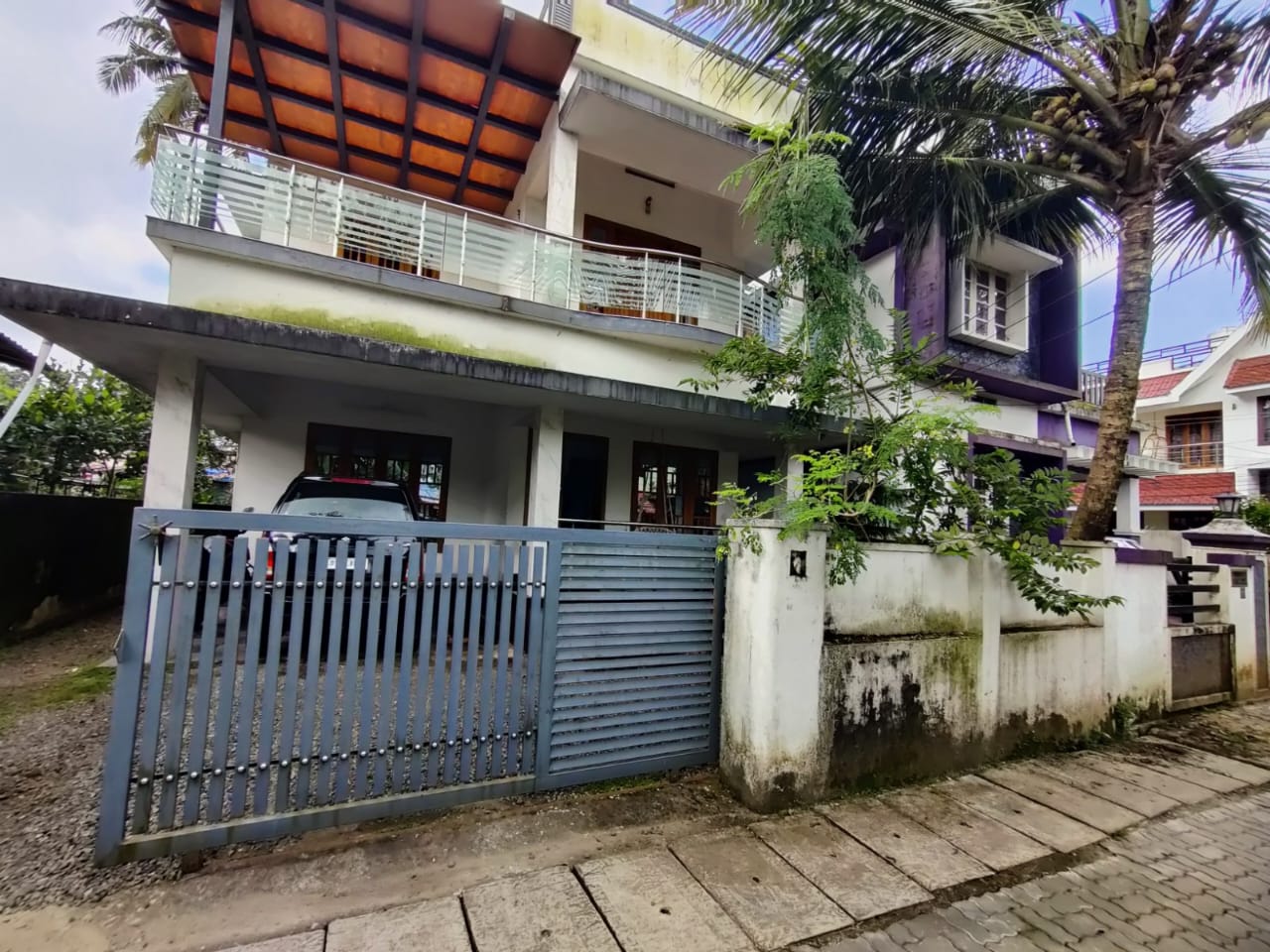 1766sqft, 3 BHK Unfurnished Flat in Kakkanad