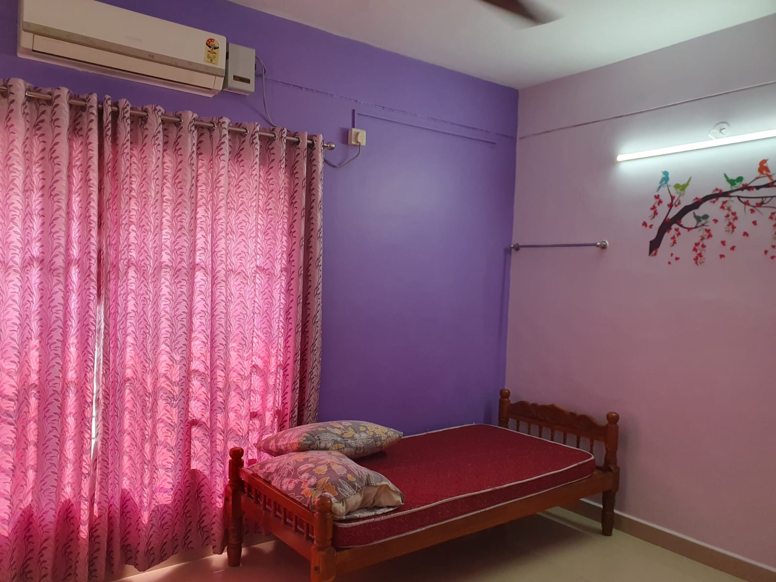 1150 Sq Ft, 3BHK Fully Furnished Flat For Rent near JNL stadium, Kaloor