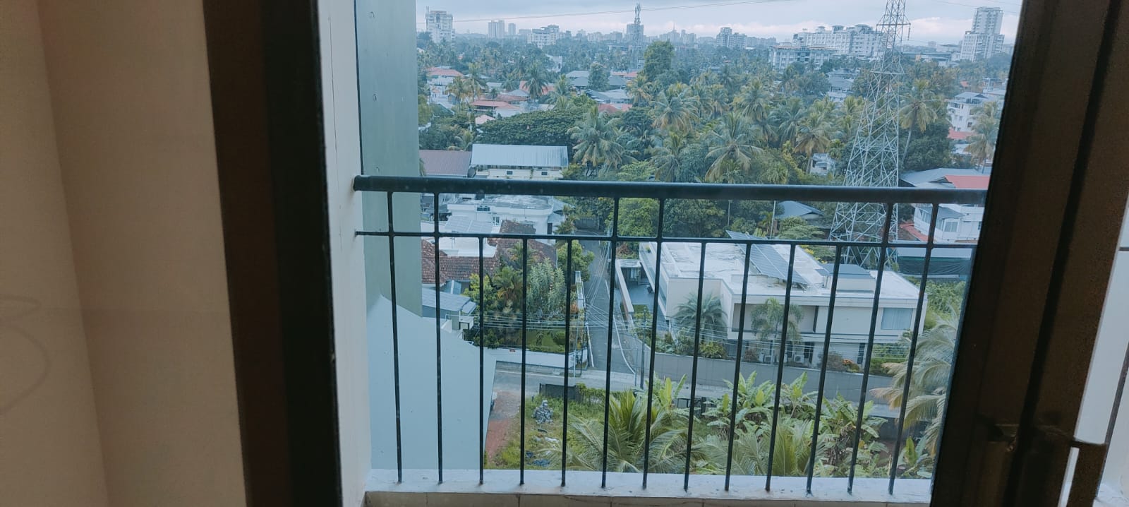 3 BHK Semifurnished Apartment for Elamakara, kaloor ,1300sqft