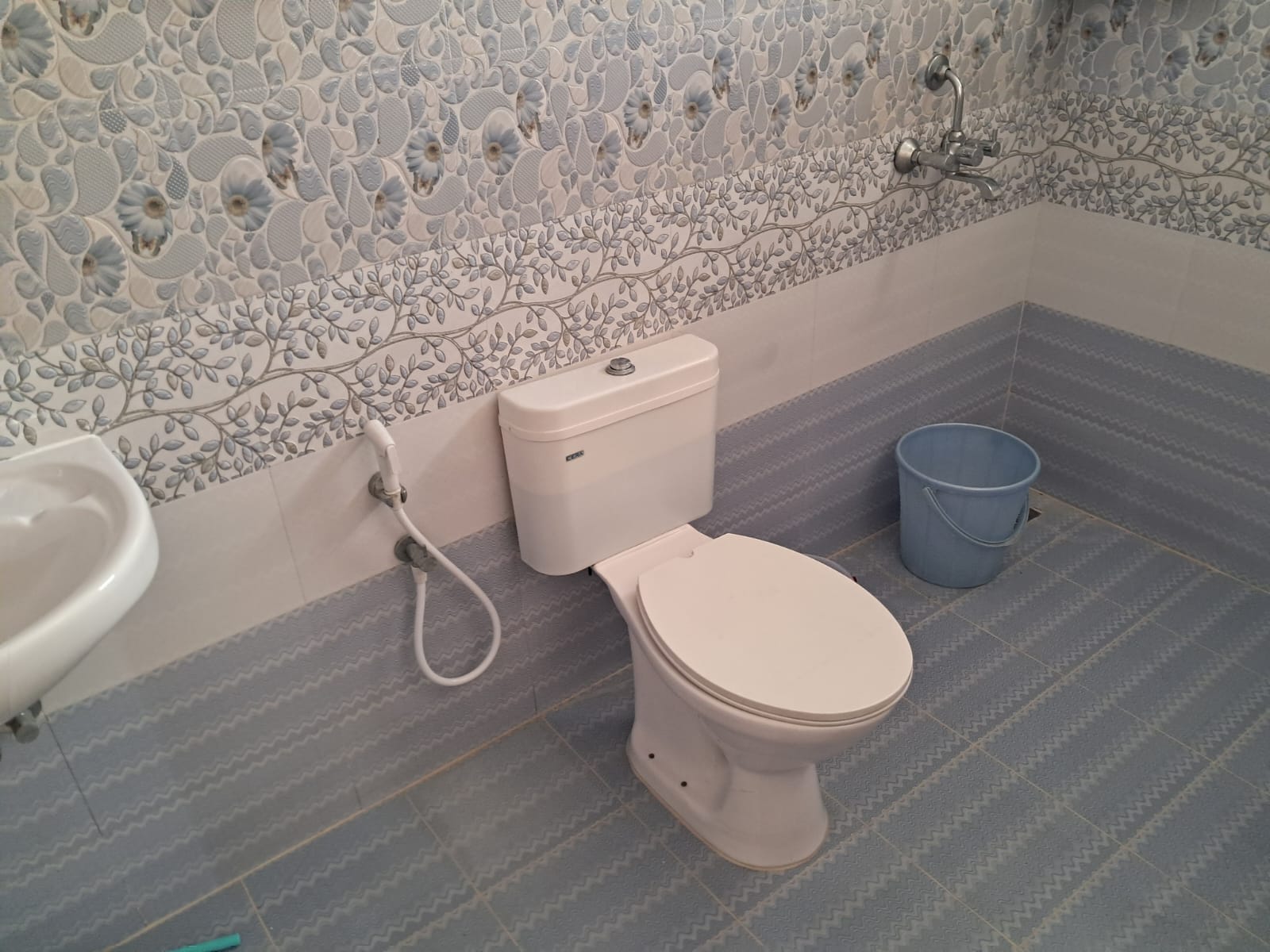 3 BHK Semifurnished 1800sqft
