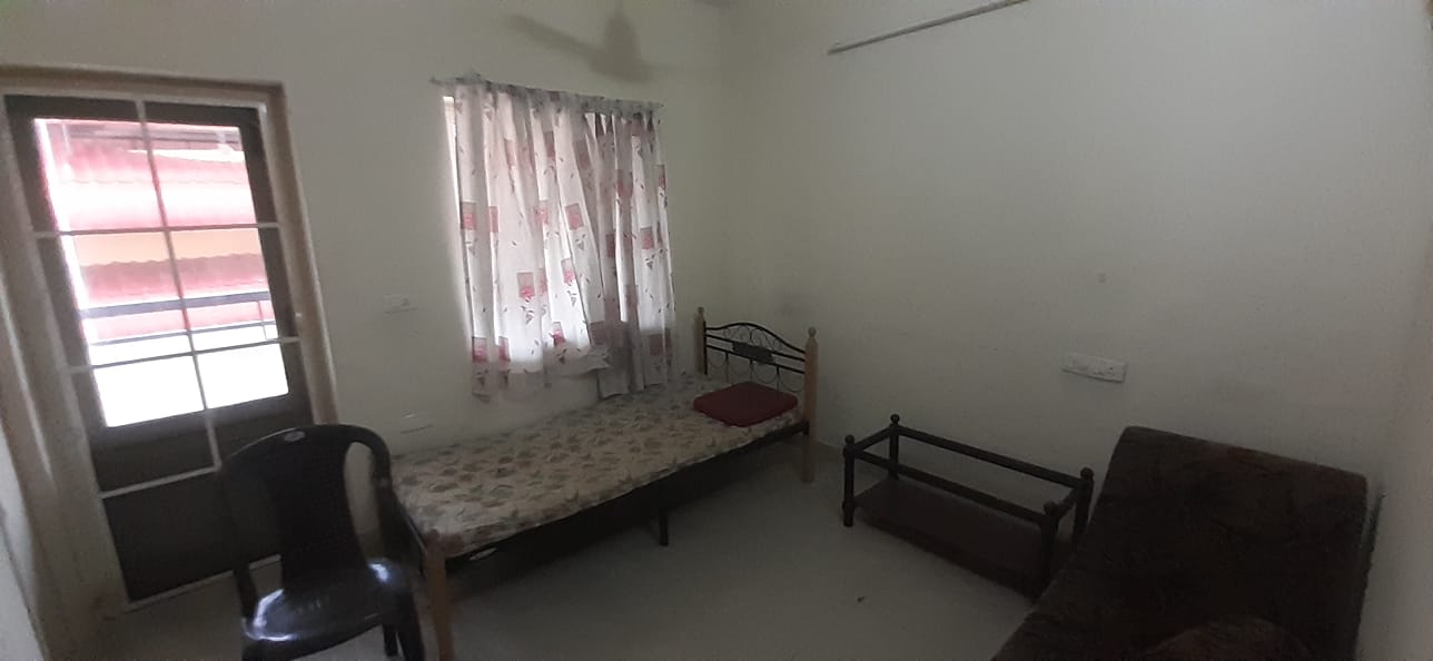 8.750 Cents of property with old house near Thevara