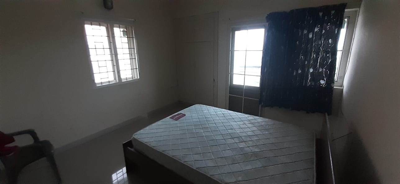 8.750 Cents of property with old house near Thevara